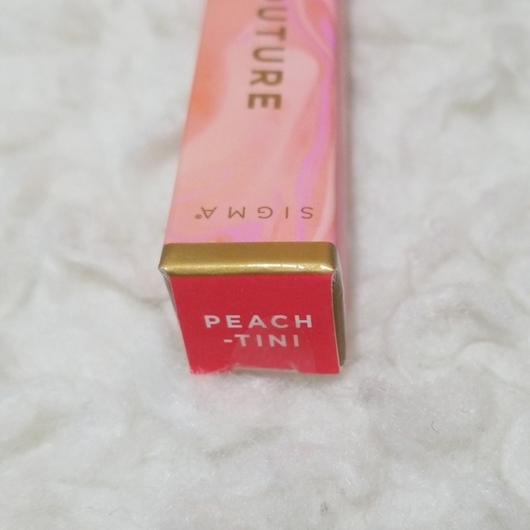 Sigma Beauty | Liquid Lipstick (Peachtini) - Picture 2 of 3